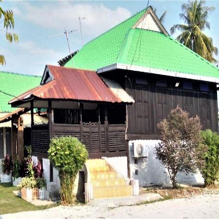 Oyo Home 90495 Homestay Kampung Kota Aur Sungai Petani Esterno foto