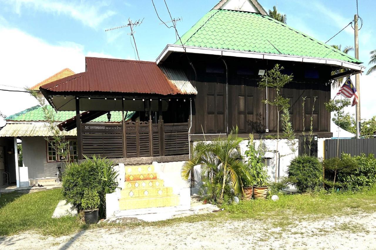 Oyo Home 90495 Homestay Kampung Kota Aur Sungai Petani Esterno foto